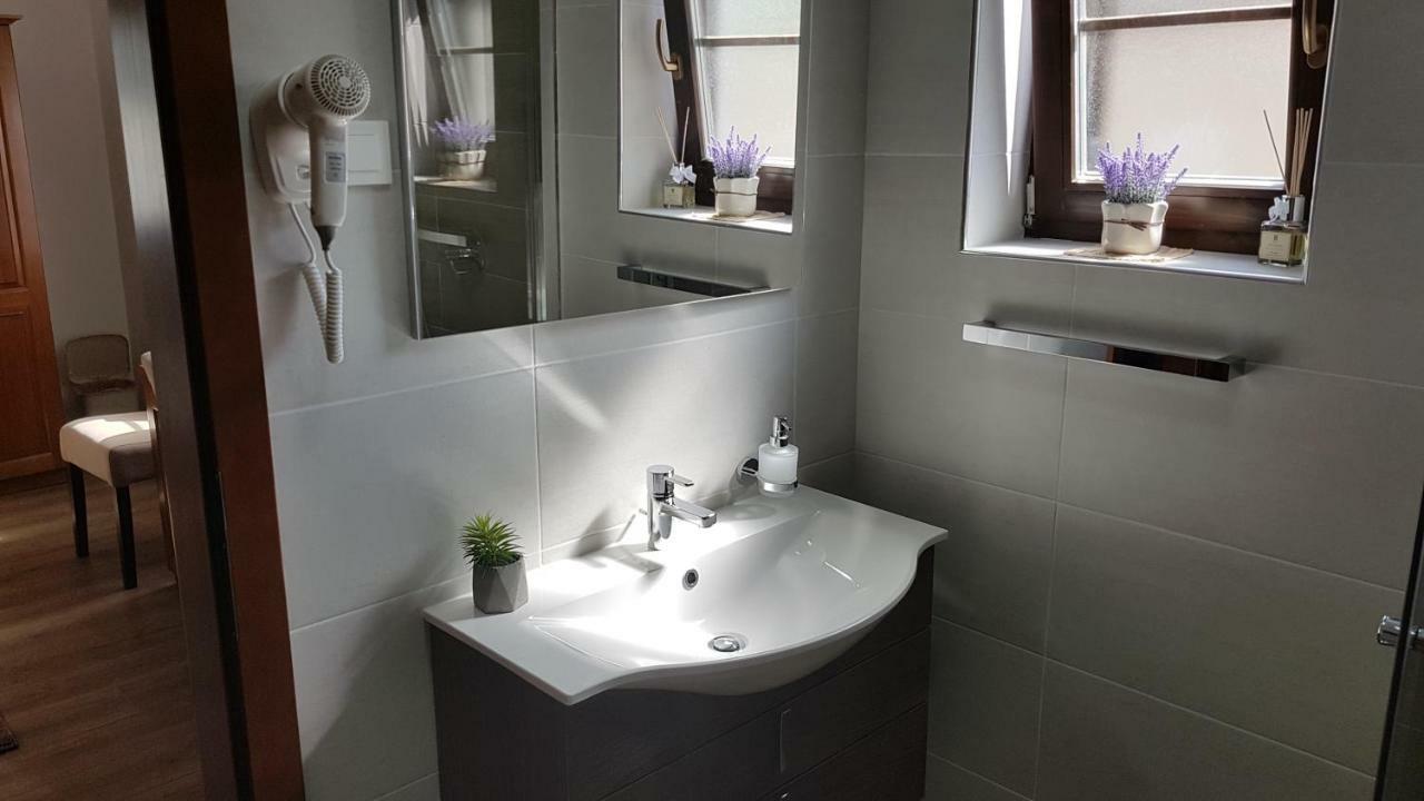 פליטויקה סלו B&B Plitvice Lakes Villa Prica מראה חיצוני תמונה